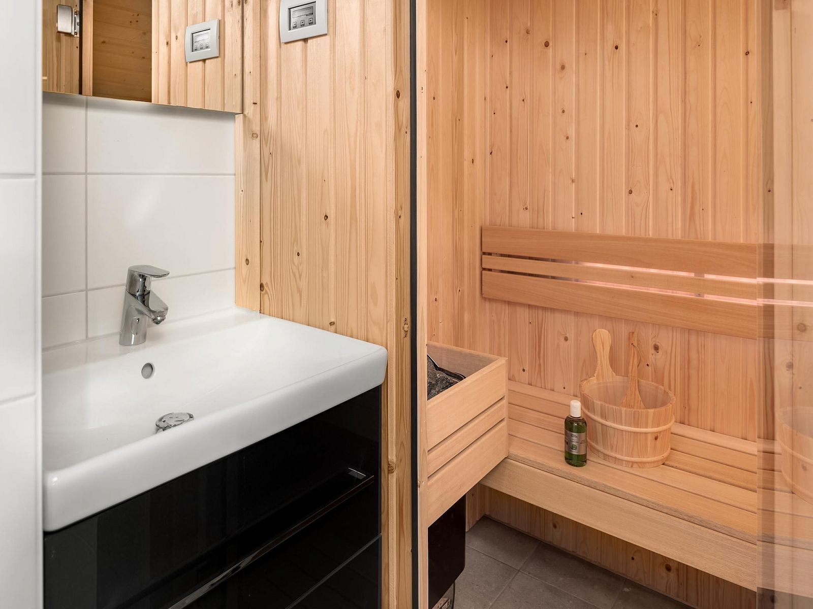 Guest house 642063 - Holiday property Zuid-Beveland - Park Veerse Kreek 5
