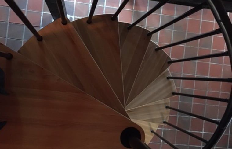 Modern bathroom with double sink in Cottage in Stolwijk, vacation home in Alblasserwaard.