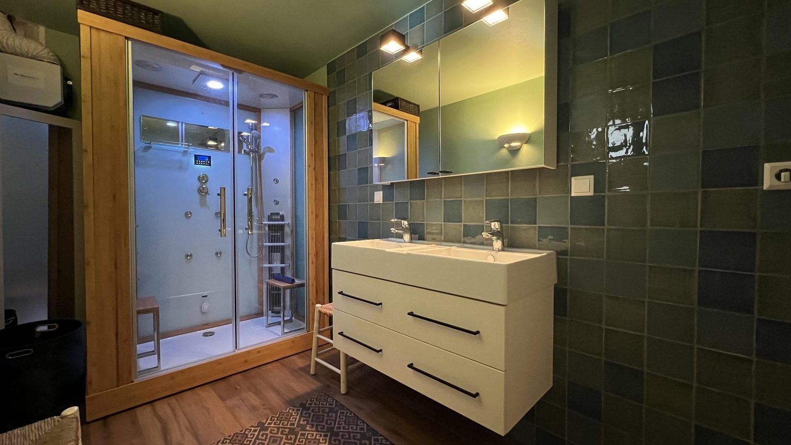 Smalle doorgang naar VZ1114 Vakantieappartement in Ouddorp, Zuid-Holland.