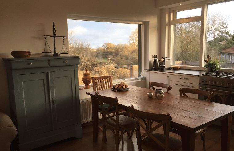 Gezellige eetruimte in Vakantiehuis in Ouddorp, Goeree-Overflakkee, Zuid-Holland.