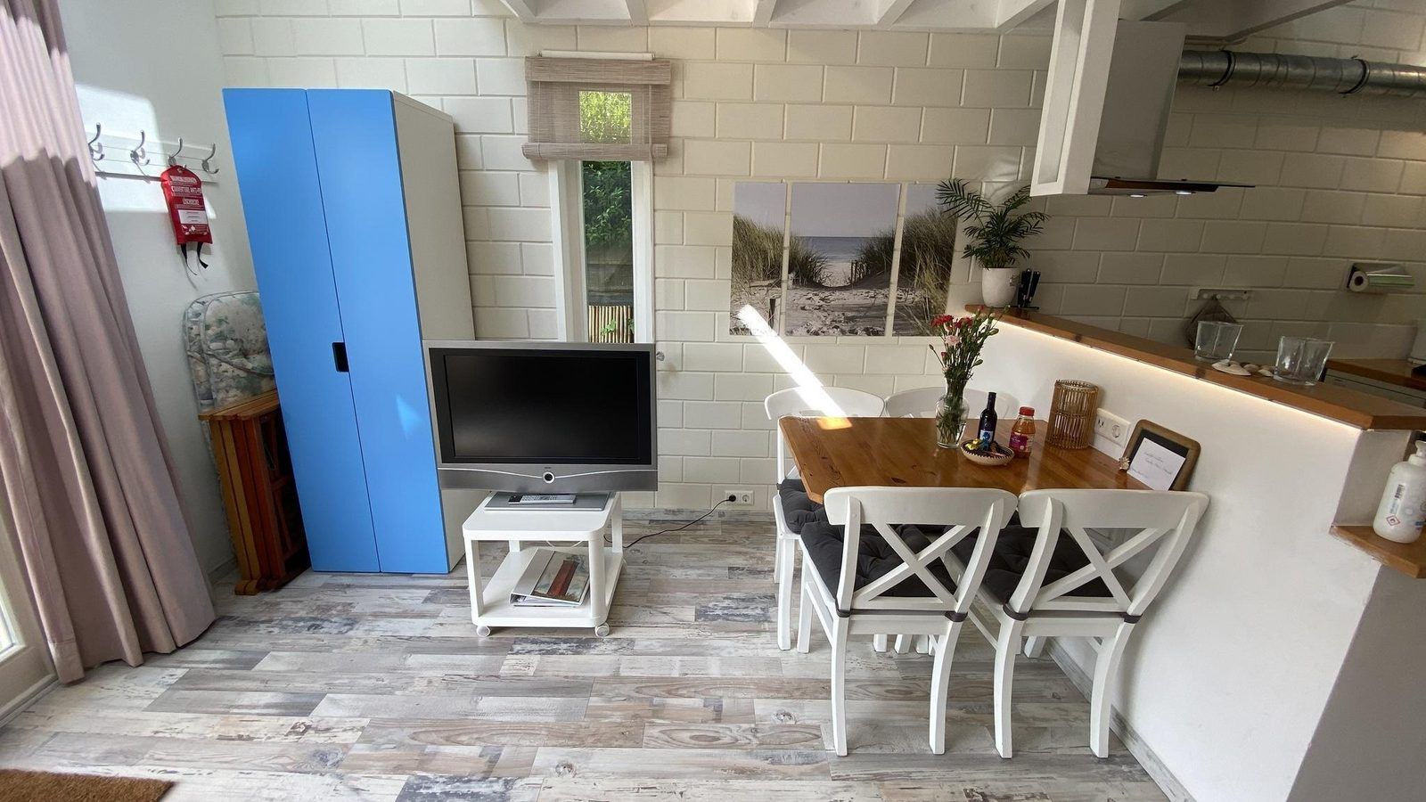 Eethoek in VZ990 Vakantiewoning in Ouddorp met sfeervolle inrichting in Goeree-Overflakkee.