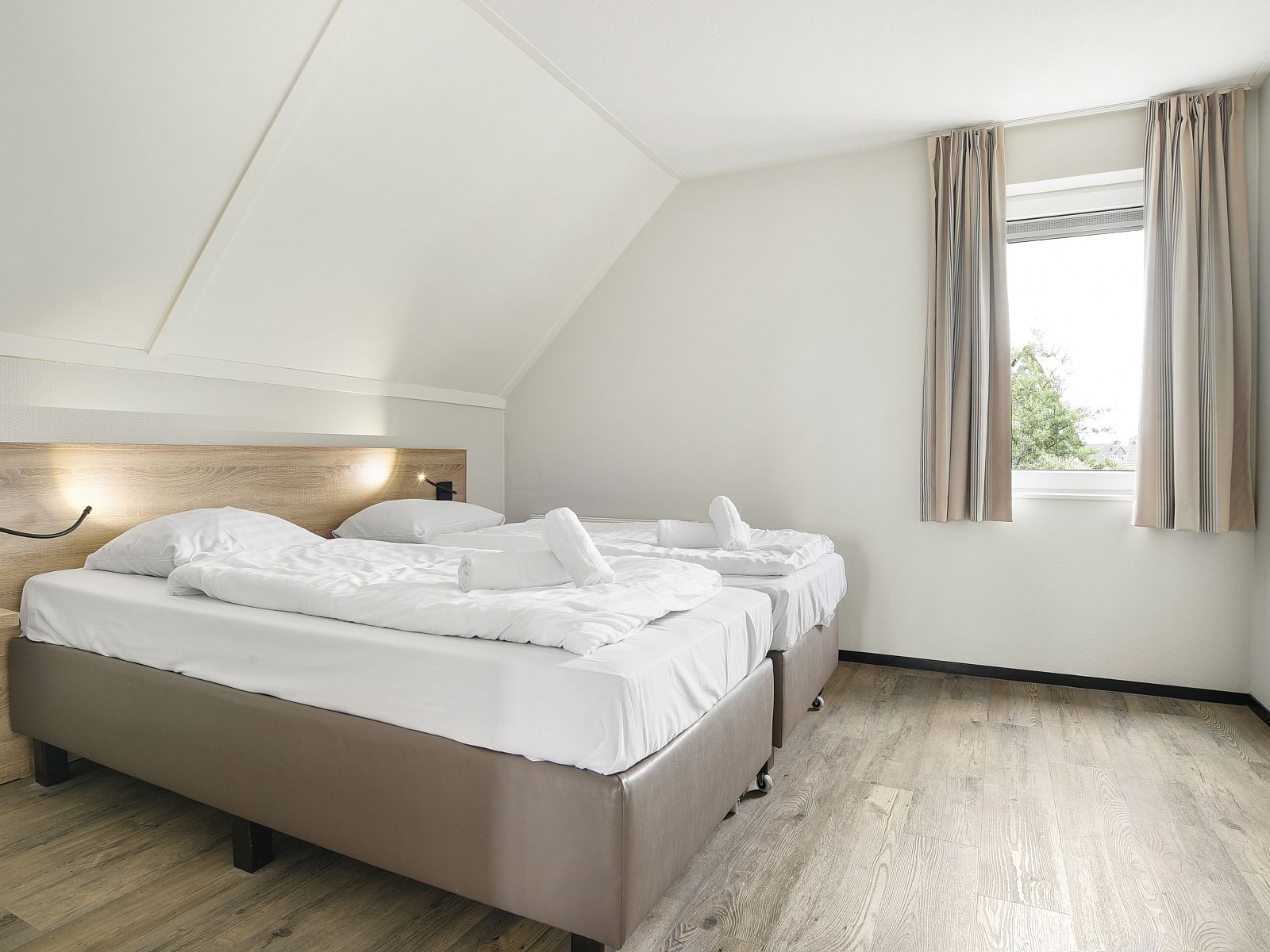 Verblijf 6601195 - Bungalow Goeree-Overflakkee - Strand Resort Ouddorp Duin | 8-persoons villa - Kijkduin | 8