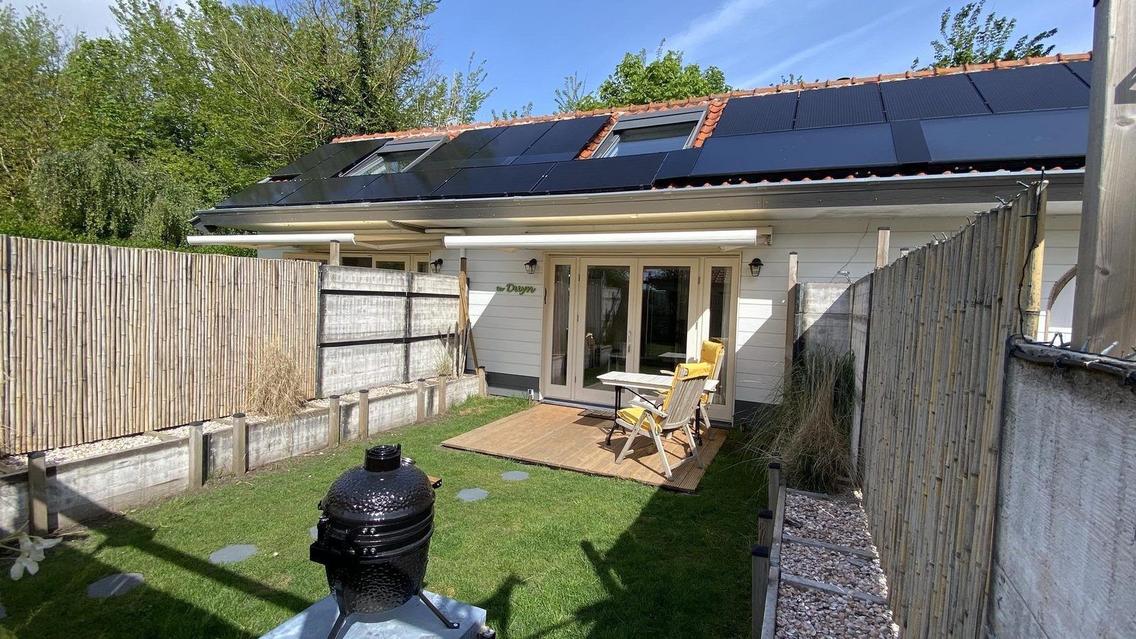 Ruhiger Garten im Ferienhaus VZ991 in Ouddorp, Goeree-Overflakkee, ideal zum Entspannen.