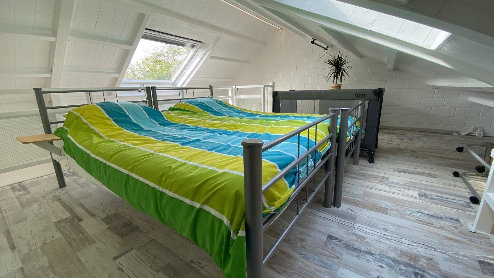 Grillplatz im Garten des Ferienhauses VZ991 in Ouddorp, ideal zum Grillen im Freien.