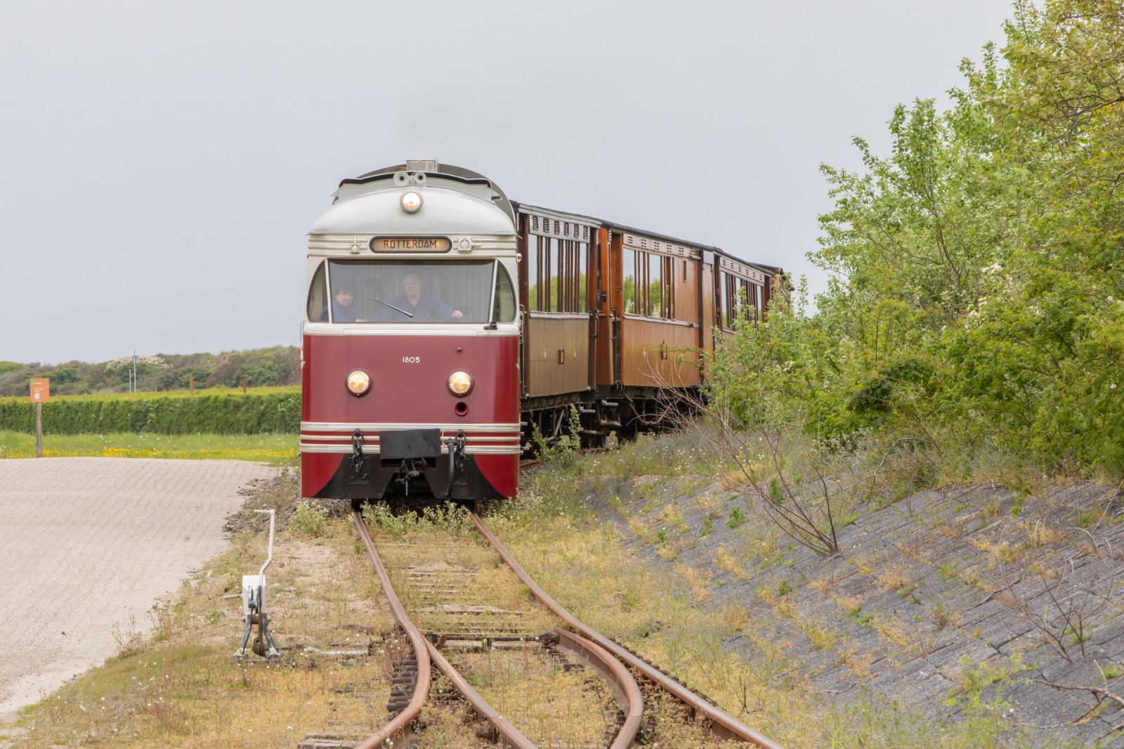 Helles und geraeumiges Wohnzimmer im Ferienhaus ZH414, Ouddorp, Goeree-Overflakkee, mit modernen Annehmlichkeiten.