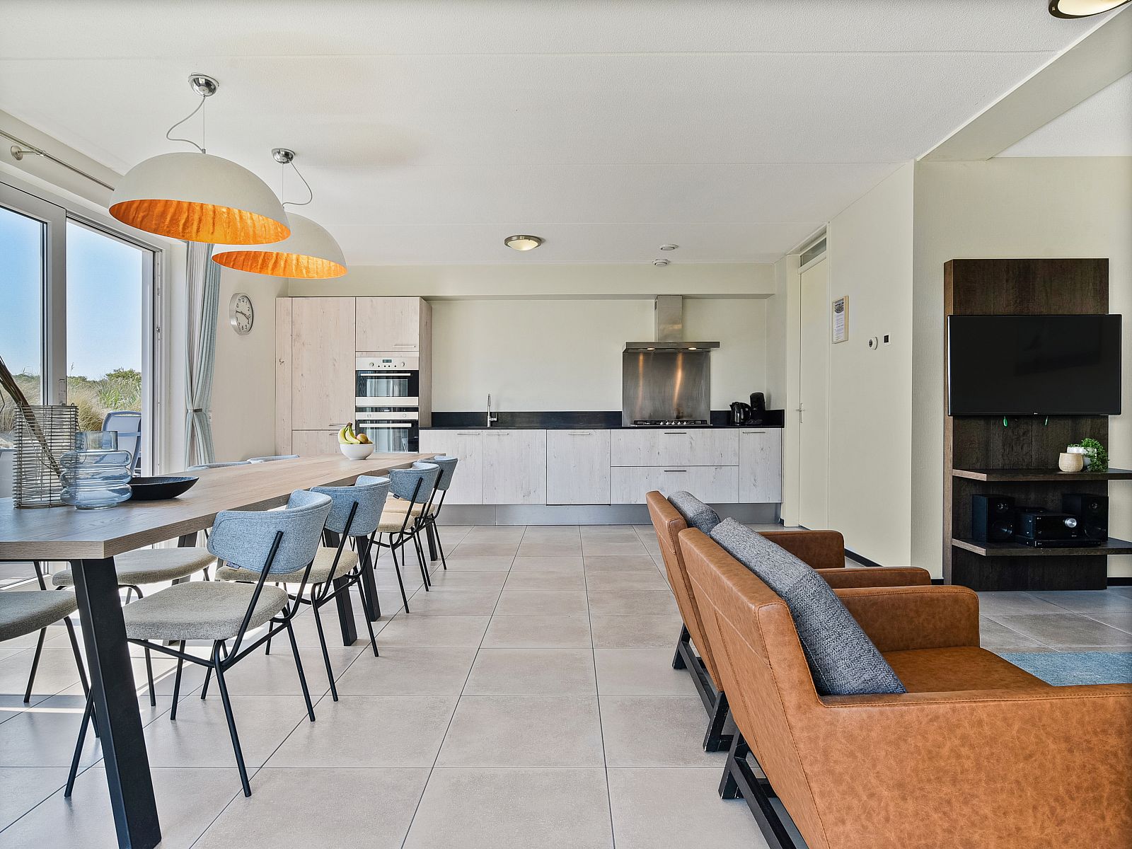 Double bedroom with natural light in Strand Resort Ouddorp Duin, vacation home in Ouddorp.