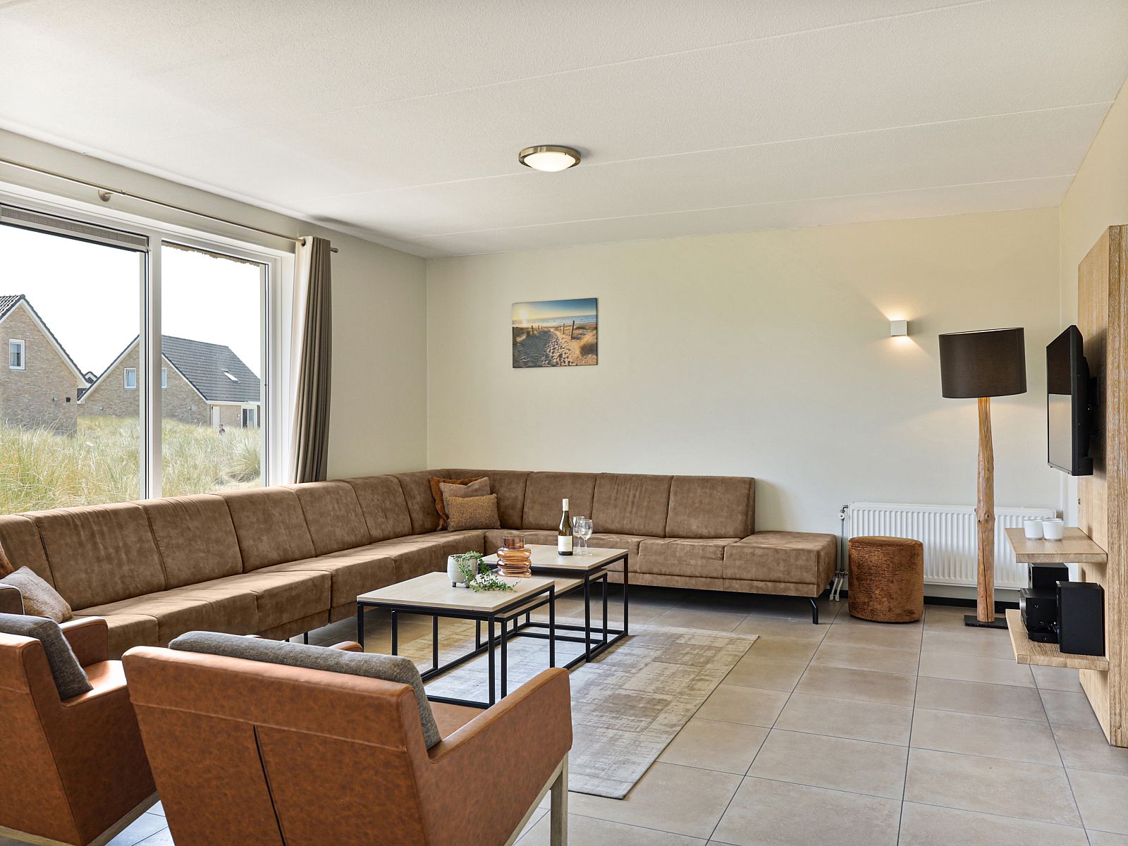 Guest house 660145 - Bungalow Goeree-Overflakkee - Strand Resort Ouddorp Duin | 12-persoons villa - Oudduin | 1