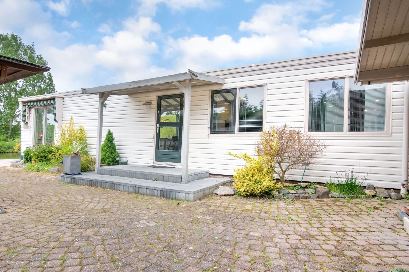 Guest house 660619 - Holiday property Goeree-Overflakkee - Villa «Avondrood»