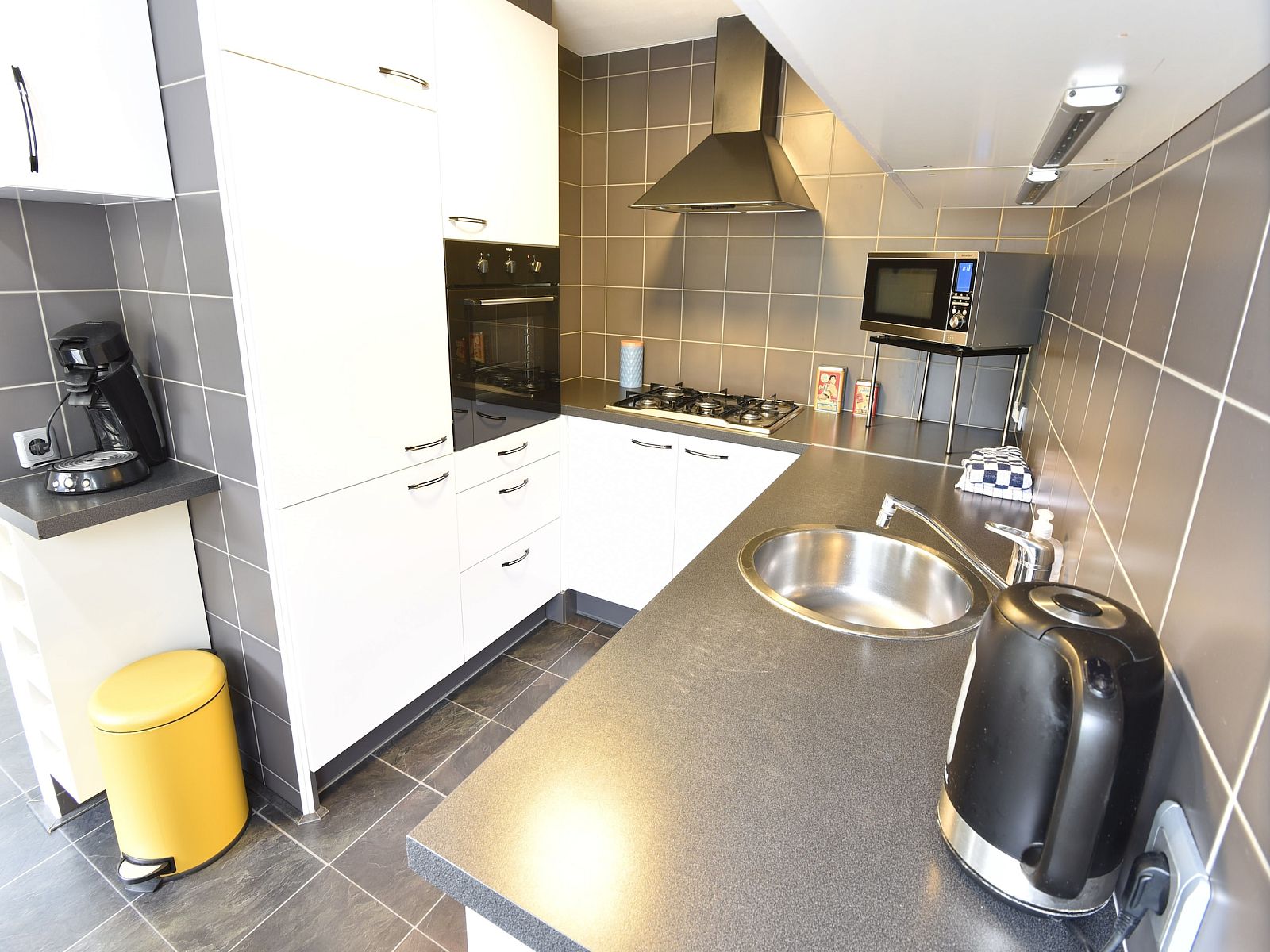 Guest house 660620 - Holiday property Goeree-Overflakkee - Villa Avondrood