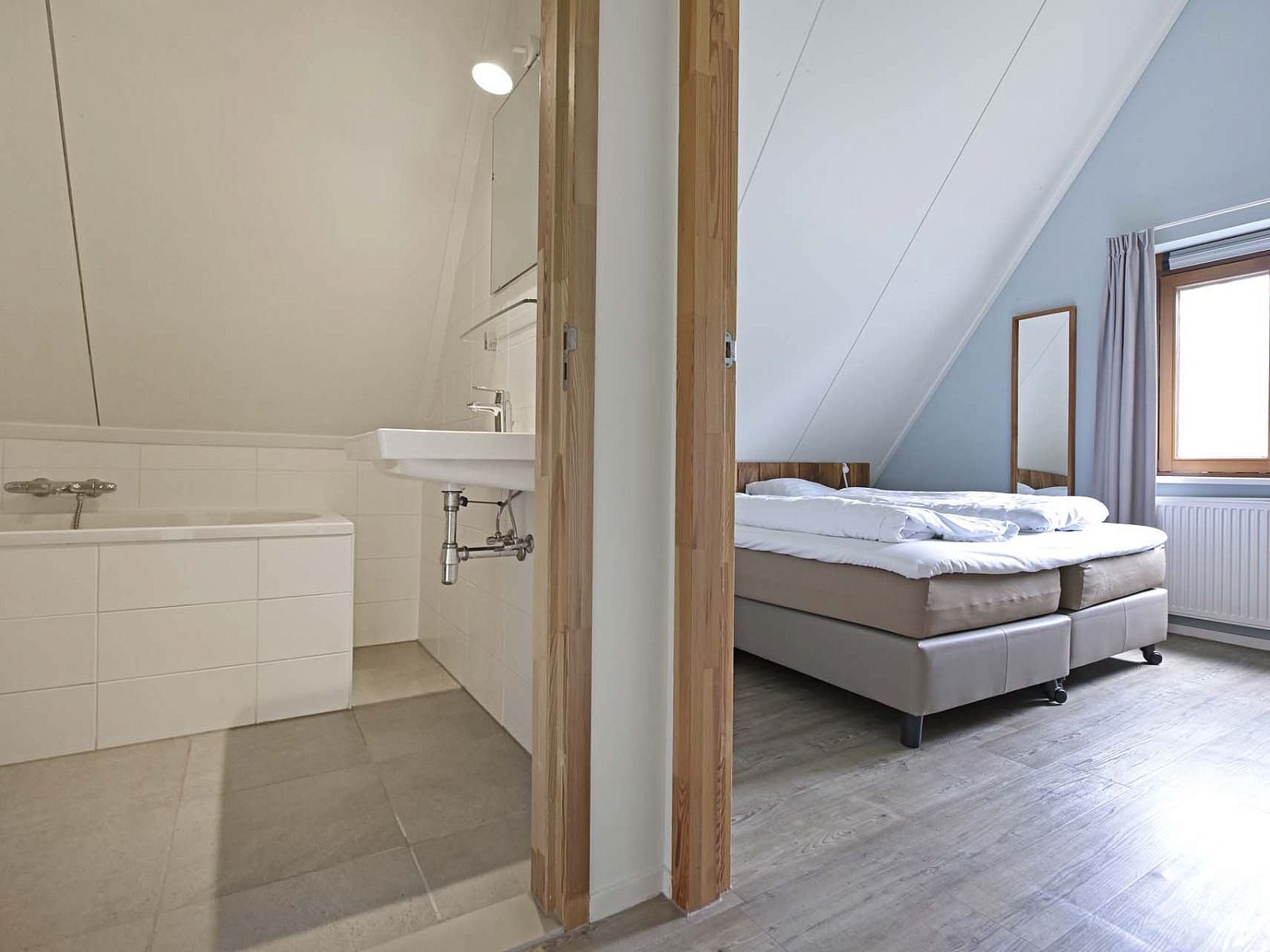 Guest house 670827 - Holiday property Groene hart - Geschakelde woning in Reeuwijk