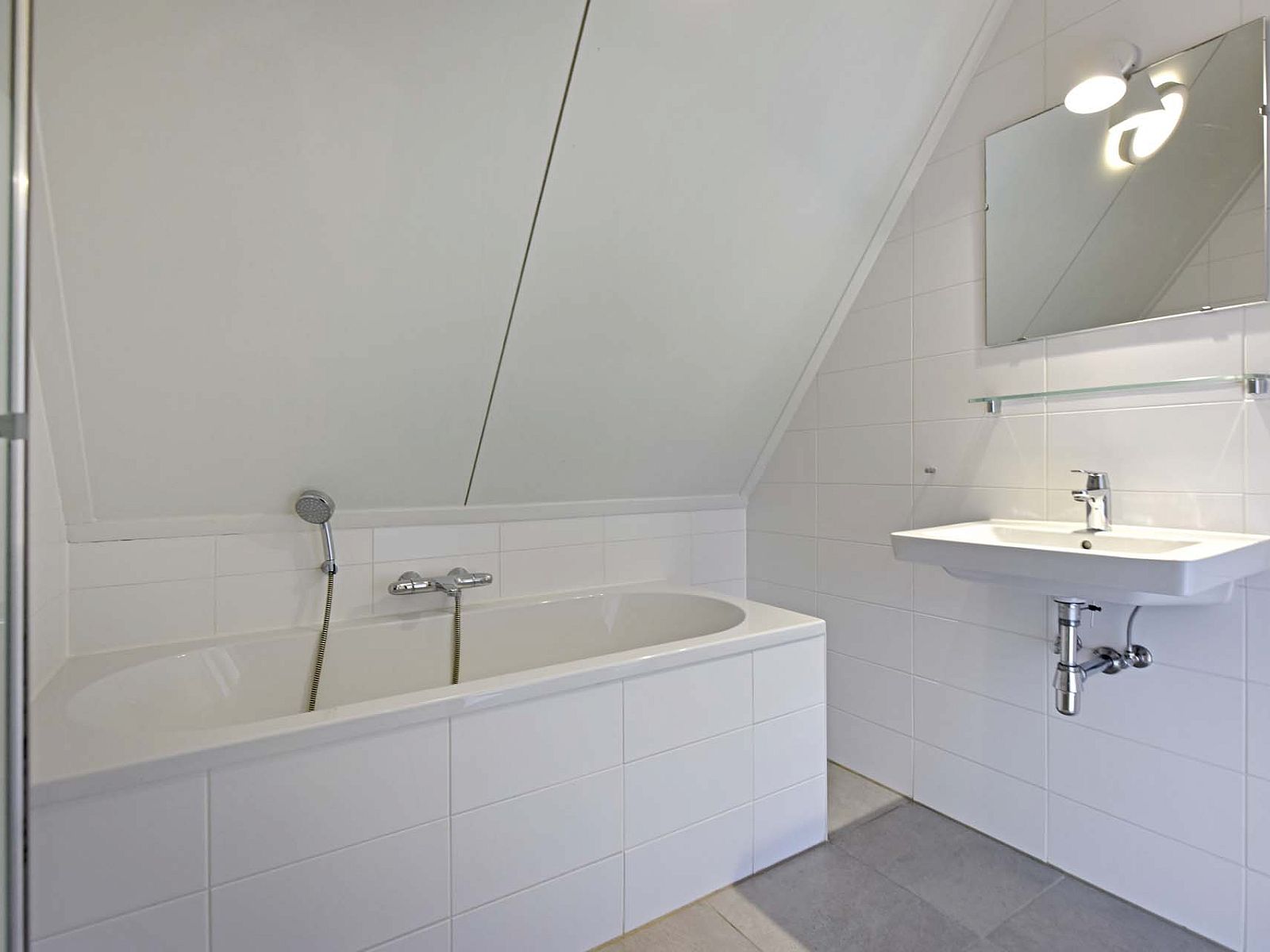 Guest house 670827 - Holiday property Groene hart - Geschakelde woning in Reeuwijk