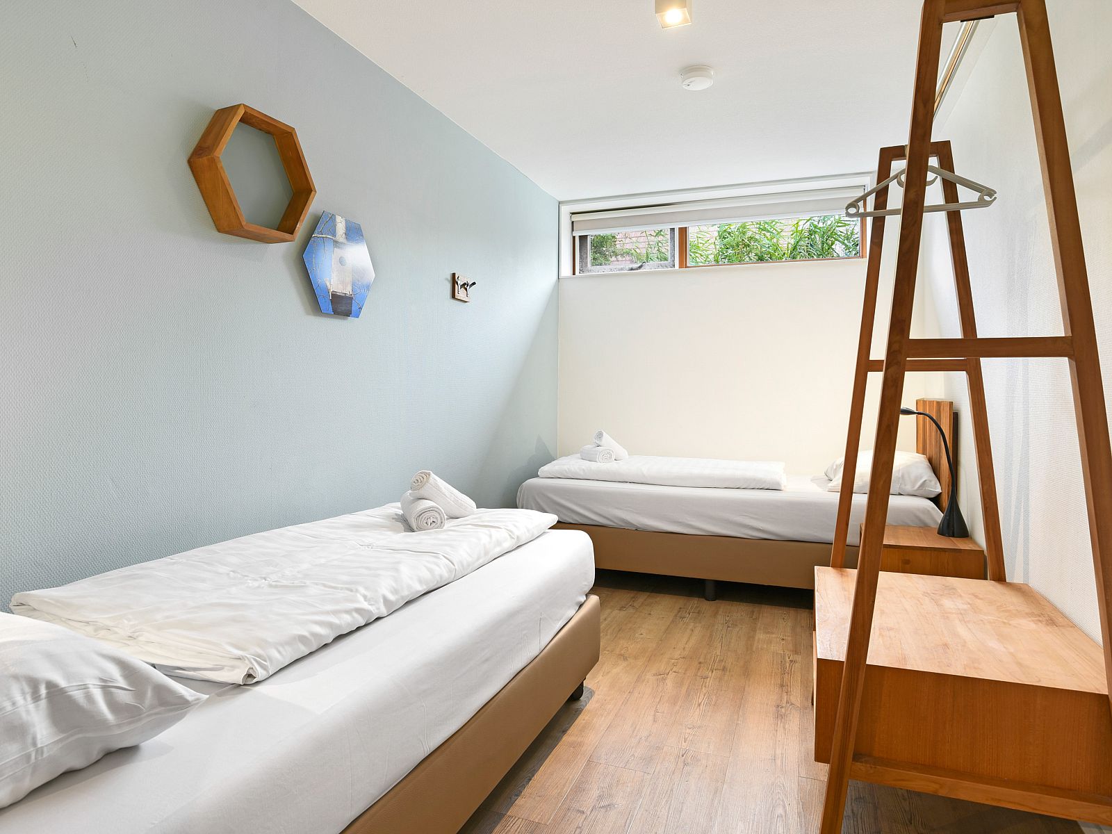 Unterkunft 670843 - Bungalow Groene hart - De Reeuwijkse Plassen | 12-persoons waterwoning - Ravensberg