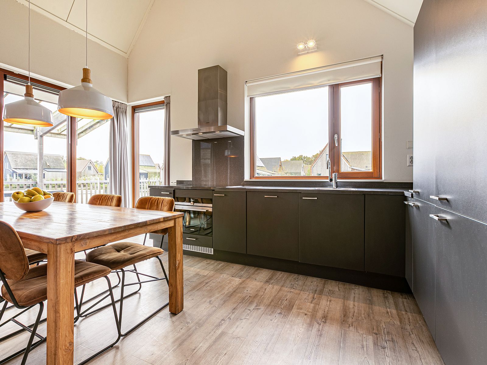 Unterkunft 670843 - Bungalow Groene hart - De Reeuwijkse Plassen | 12-persoons waterwoning - Ravensberg