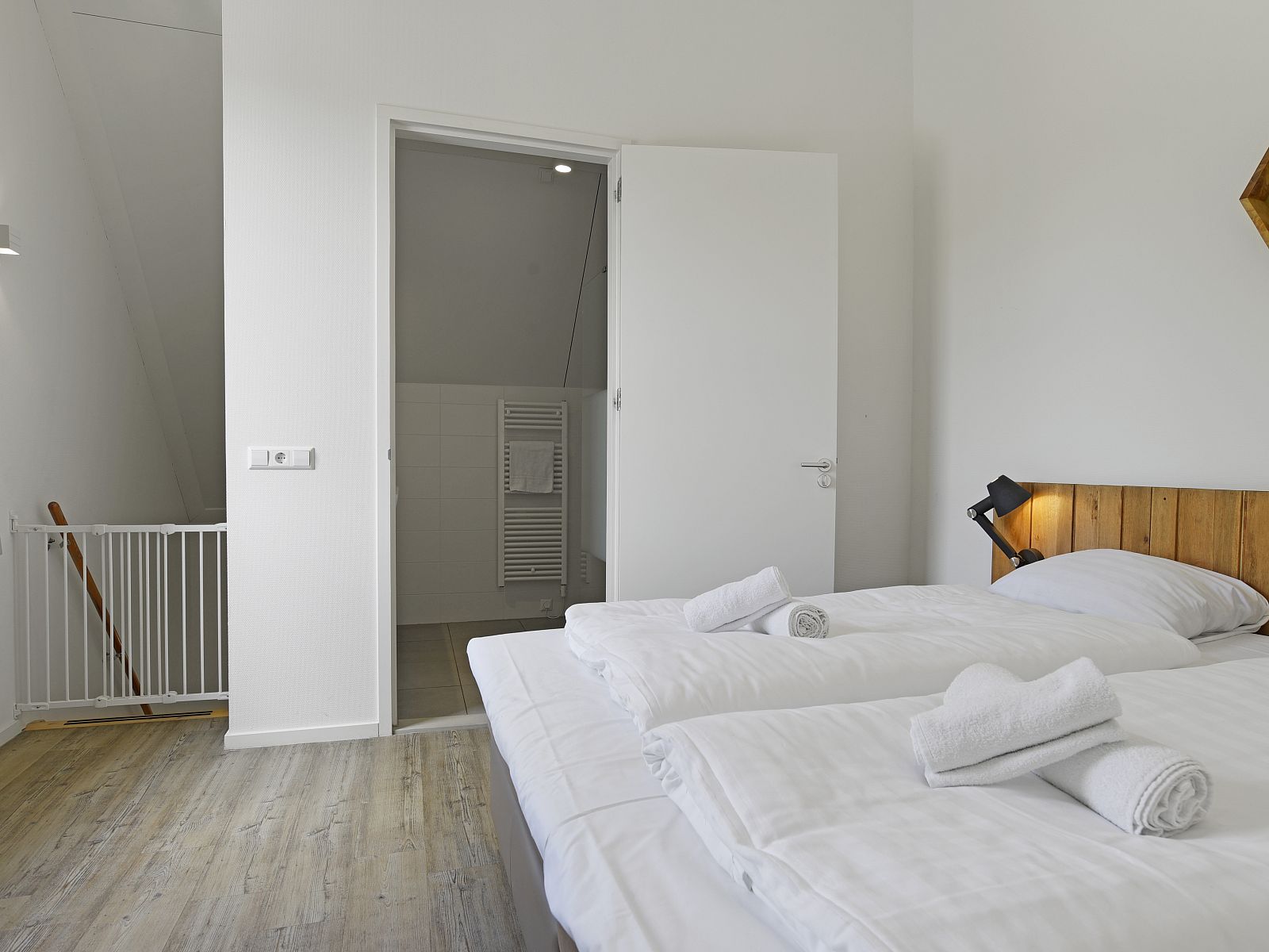 Verblijf 670868 - Bungalow Groene hart - De Reeuwijkse Plassen | 2-persoons waterwoning | 2C