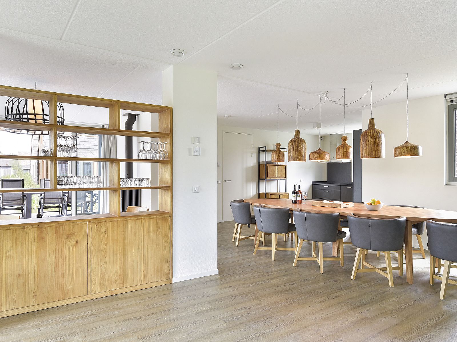 Verblijf 670874 - Bungalow Groene hart - De Reeuwijkse Plassen | 10-persoons waterwoning - De Venen |