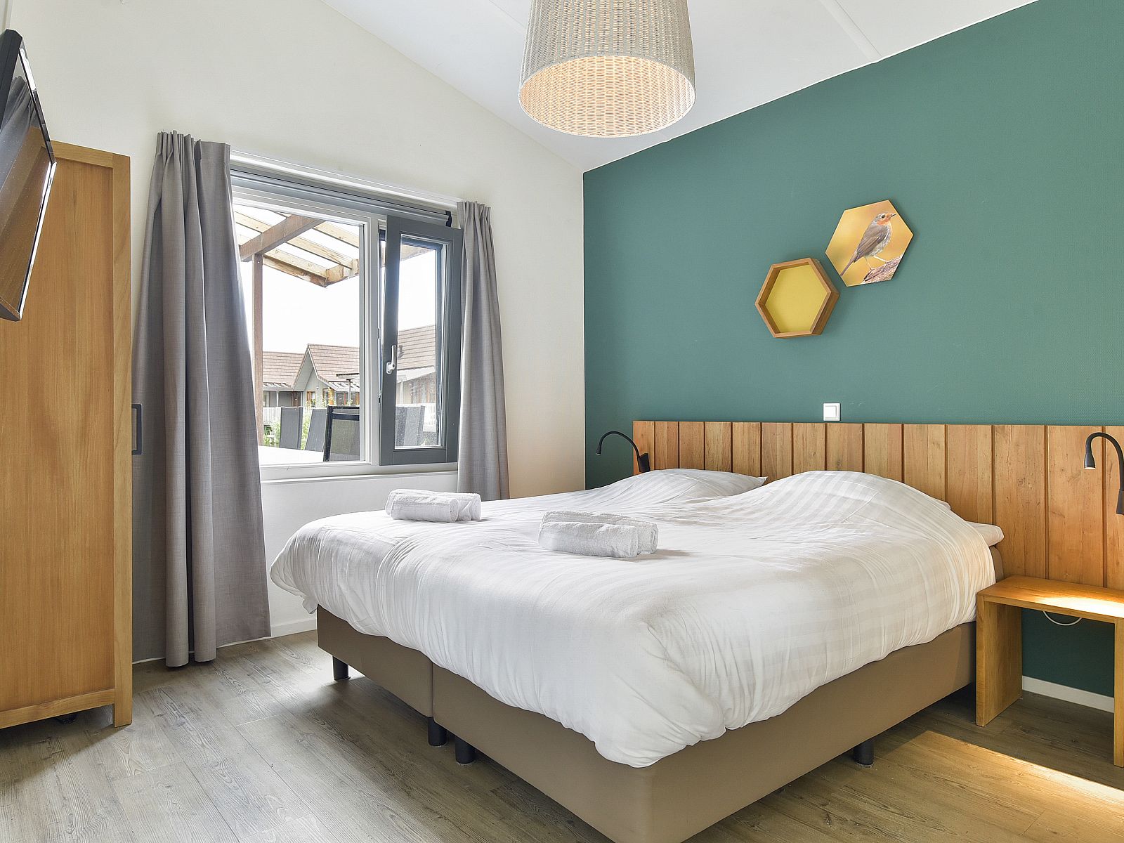 Verblijf 670874 - Bungalow Groene hart - De Reeuwijkse Plassen | 10-persoons waterwoning - De Venen |