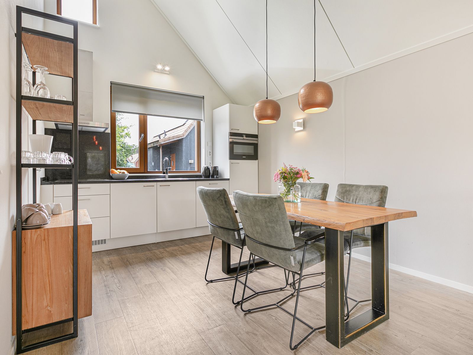 Verblijf 670881 - Bungalow Groene hart - De Reeuwijkse Plassen | 4-persoons waterwoning - Broekvelden