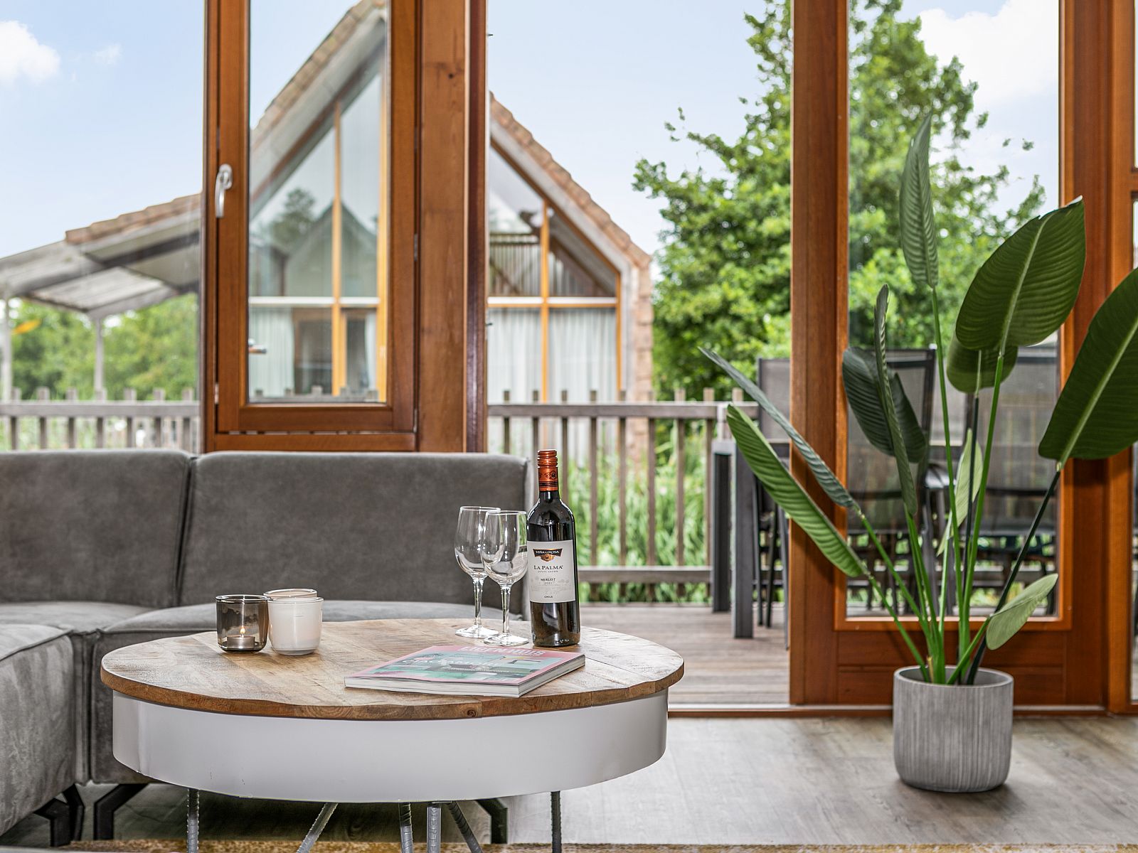 Verblijf 670882 - Bungalow Groene hart - De Reeuwijkse Plassen | 6-persoons waterwoning - Broekvelden