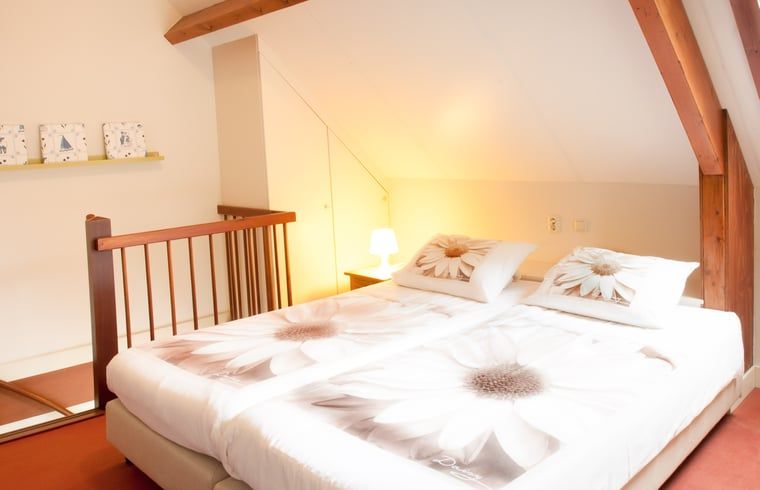 Comfortable bedroom in Holiday home in Nieuwveen, Green Heart, South Holland.