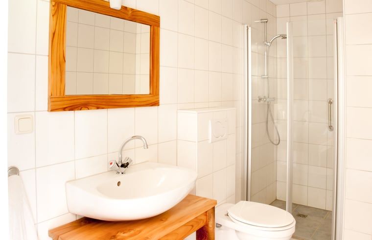 Modern bathroom facilities in Holiday home in Nieuwveen, Groene Hart, South Holland.