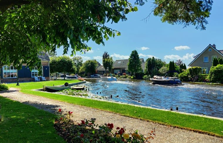 Flussblick bei Cottage in Nieuwveen, Ferienunterkunft in Green Heart, Suedholland.