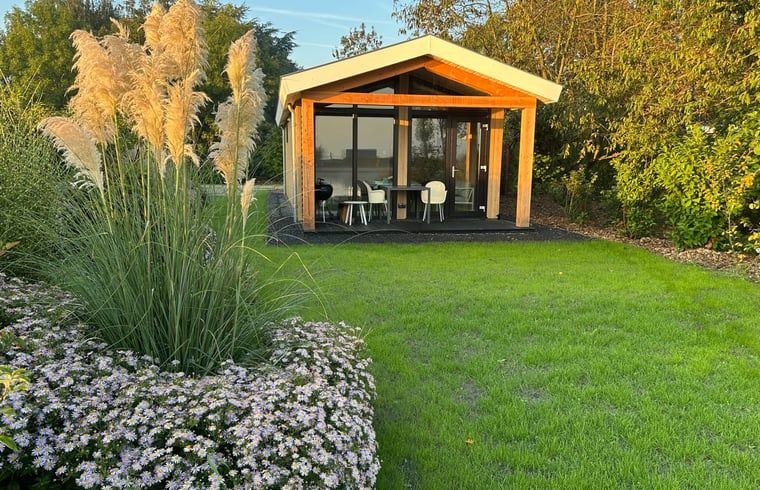 Ferienhaus in Alphen aan den Rijn mit schoener Terrasse und gruenem Garten, gelegen im Gruenen Herzen von Suedholland.