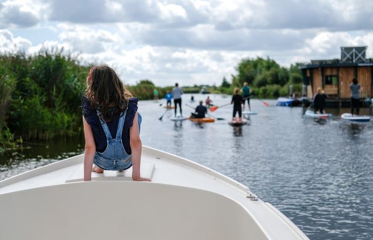 Geniet van watersportavonturen bij Vakantiehuisje in Aarlanderveen, gelegen in het Groene Hart van Zuid-Holland.