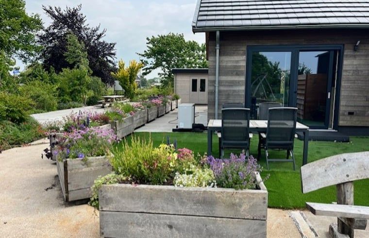Enjoy the tranquility at Holiday Home in Noorden, South Holland, with a beautiful terrace and green surroundings in the Green Heart.