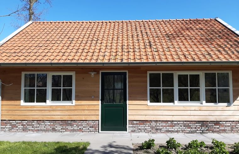 Vacation home in Hazerswoude-Rijndijk, located in the Green Heart of South Holland. Enjoy the charming exterior of this cozy vacation home.