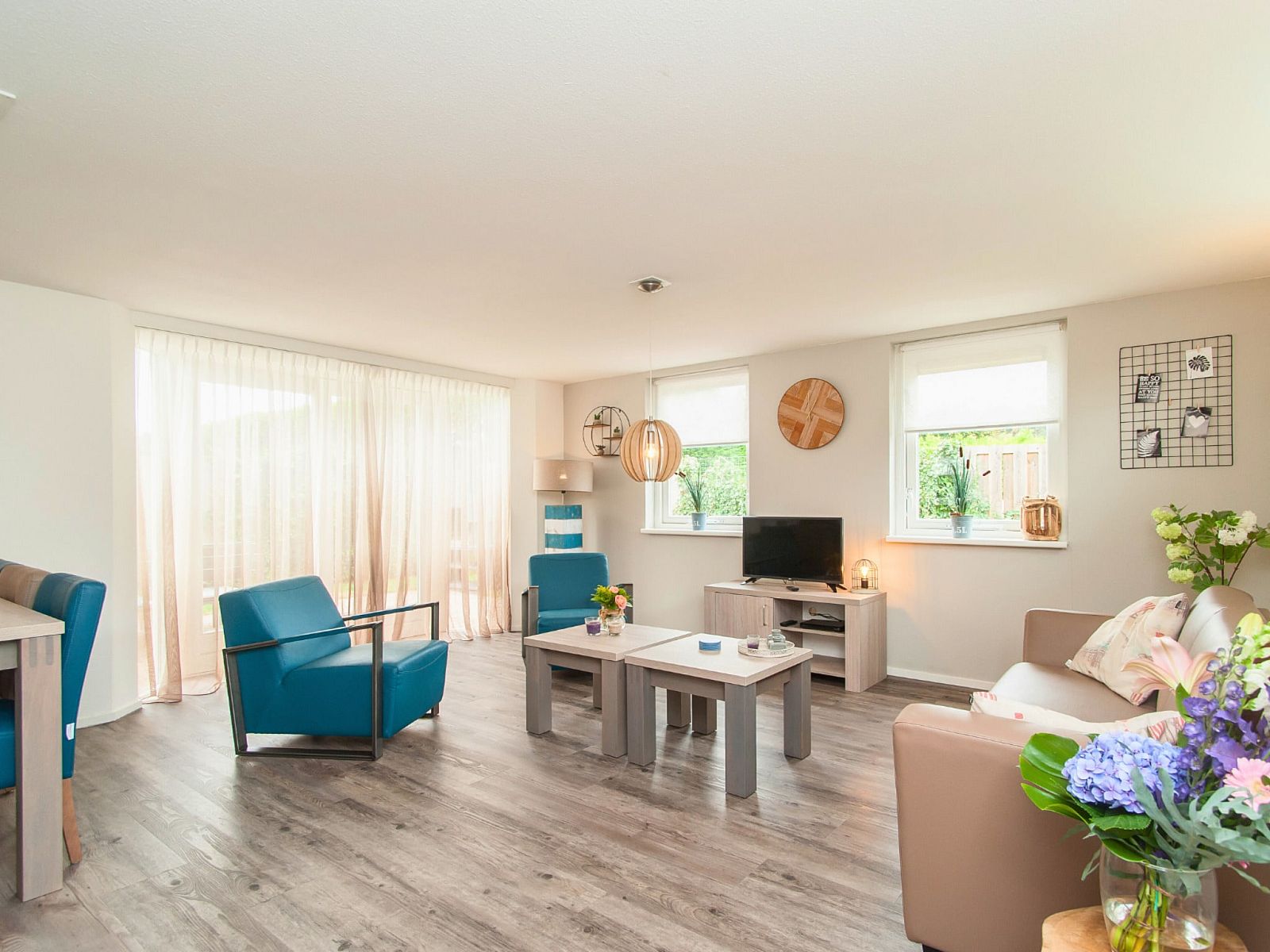 Guest house 6801145 - Bungalow Noordzeekust - Bungalow 5-persoons