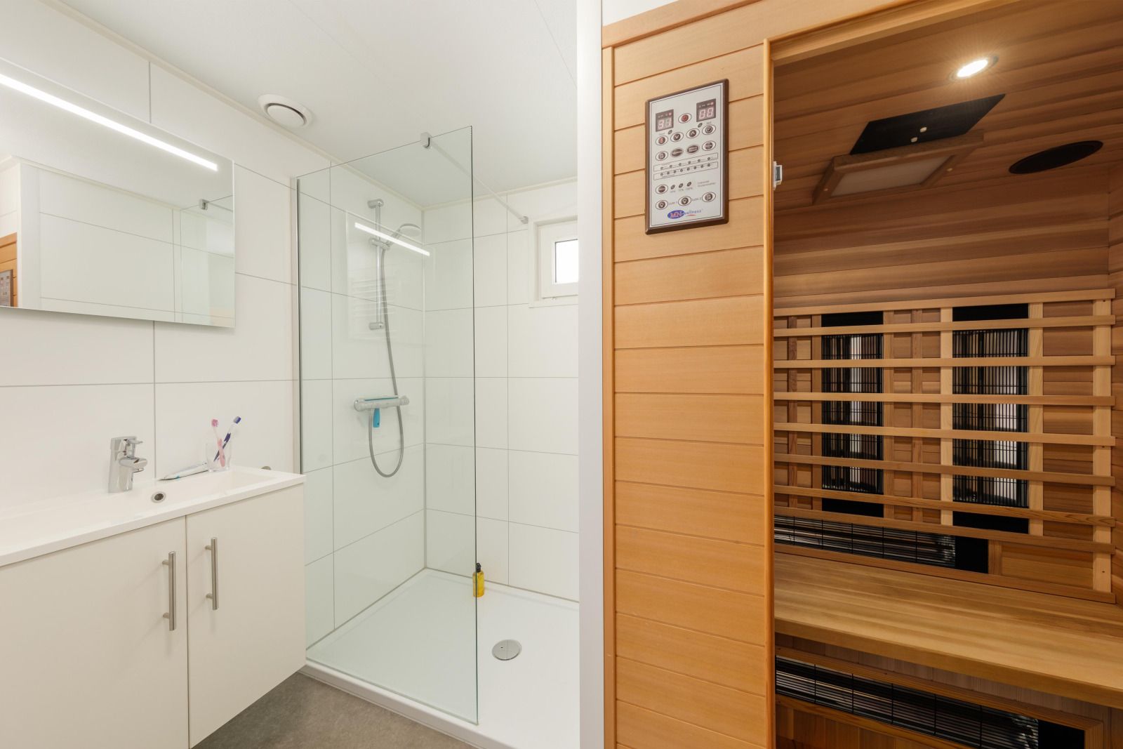 Unterkunft 6804166 - Ferienhaus Noordzeekust - Comfort 4 Wellness
