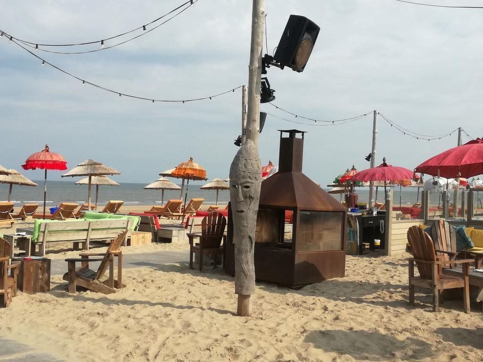 Unterkunft 680808 - Ferienhaus Noordzeekust - Vakantiehuis "Emmastraat" mit Terrasse