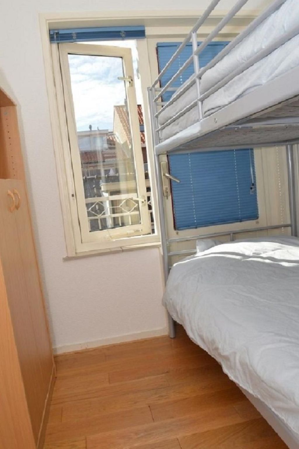 Unterkunft 680808 - Ferienhaus Noordzeekust - Vakantiehuis "Emmastraat" mit Terrasse