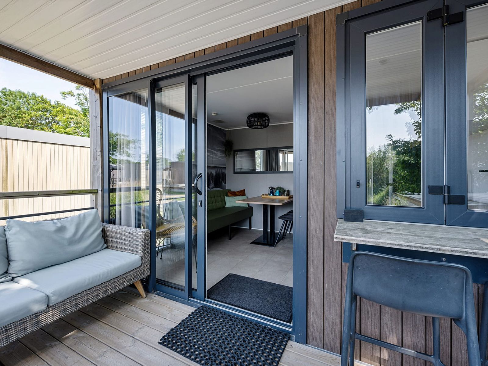 Veranda von Mobil home Beachhome in Ouddorp, ideal zum Entspannen an der frischen Luft von Goeree-Overflakkee, Suedholland.