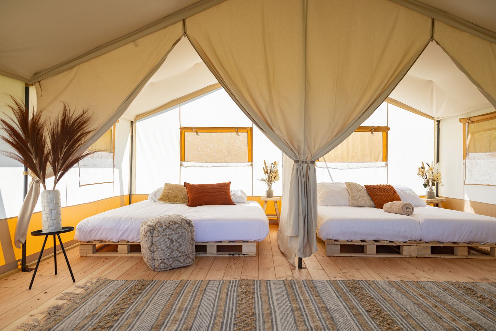 Guest house 690105 - Tent house Voorne Putten/Hoekse waard - Safaritent Lodge (inclusief ontbijt)