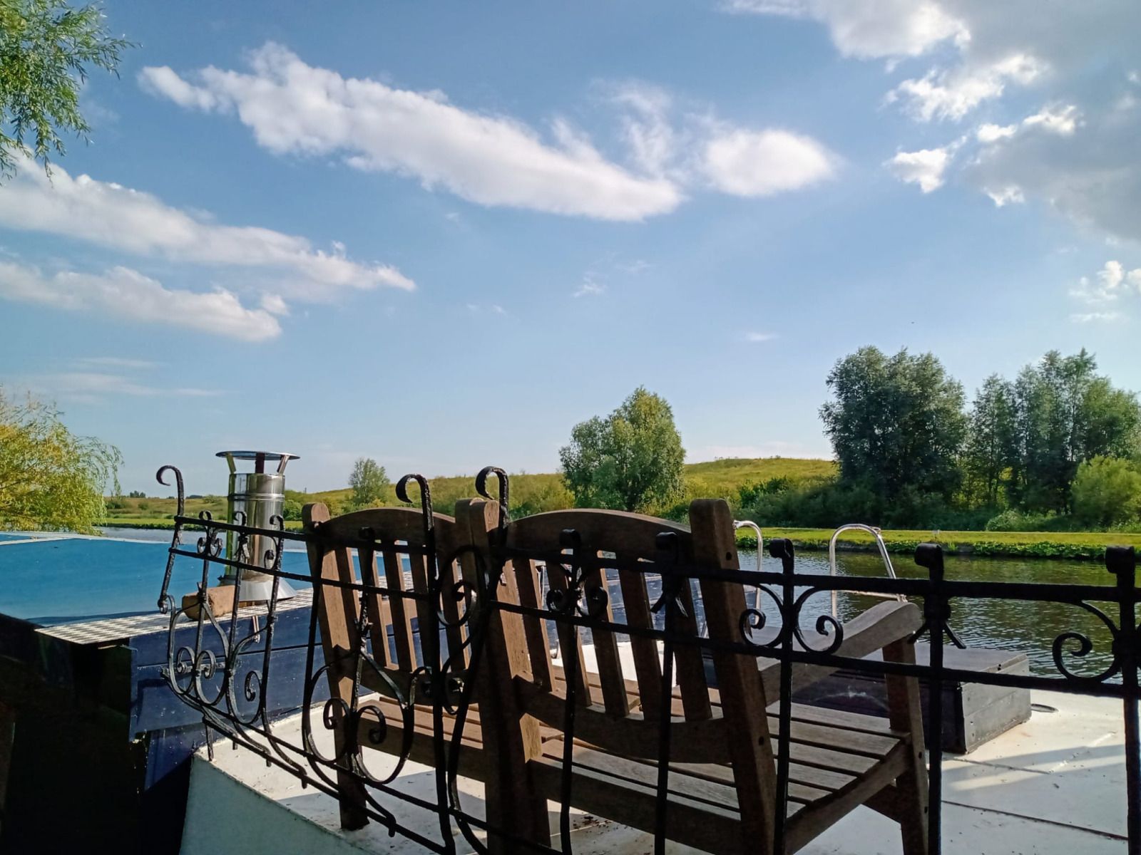 Modern bathroom in vacation home ZH491, located in Rotterdam, South Holland, with stylish sink and spacious shower.