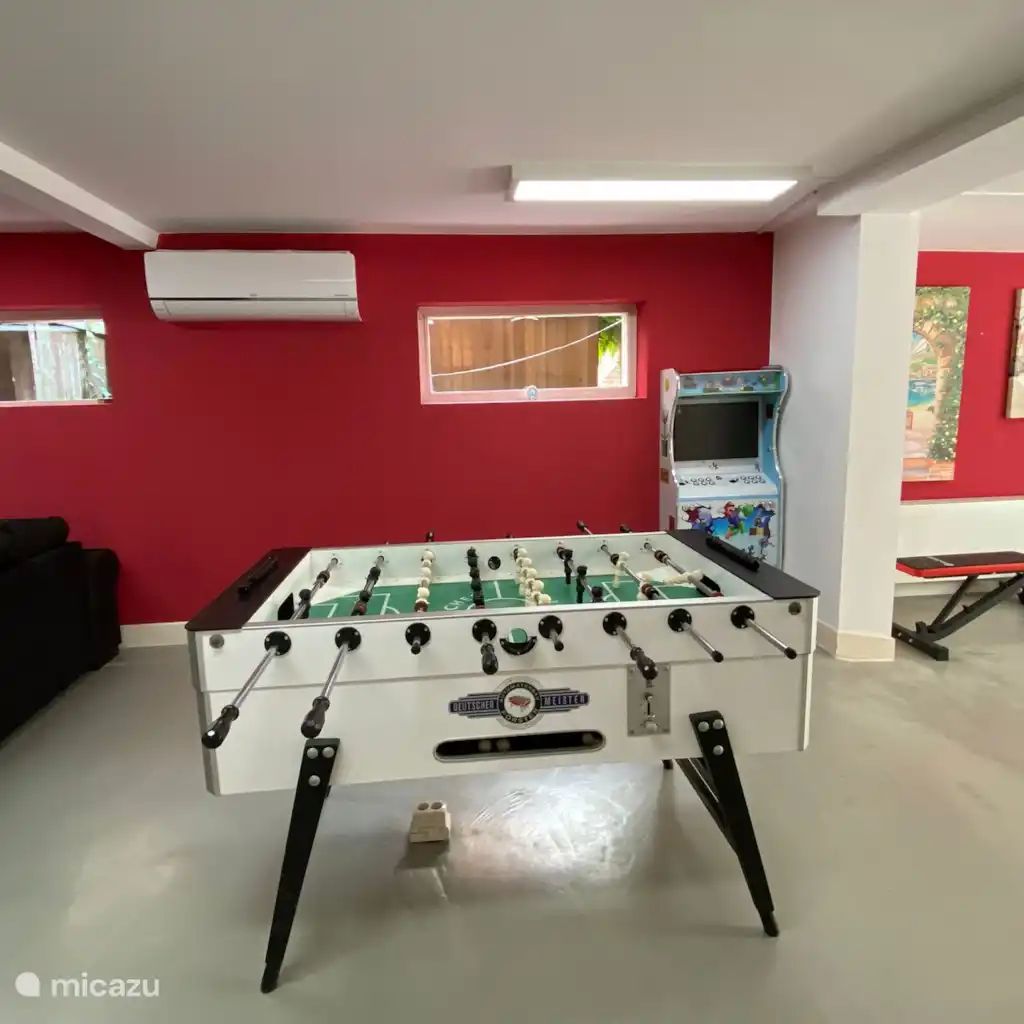 Verblijf 700801 - Vakantiewoning Rotterdam eo - Luxe villa met speeltuin in centrum