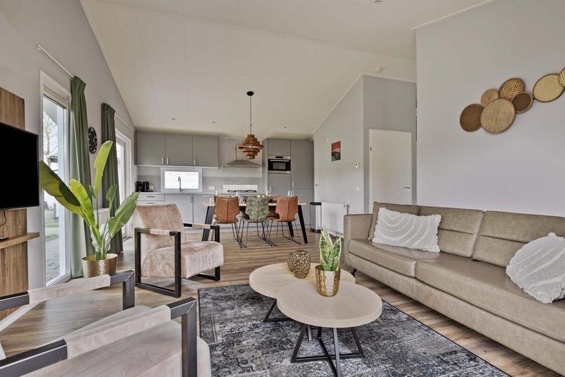 Ruime woonkamer in Leijhoeve 6 personen, vakantiehuis in Nieuwerkerk aan den IJssel, Zuid-Holland.