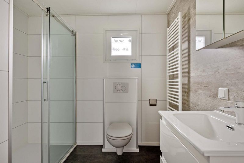 Tweede badkamer in Leijhoeve 6 personen, modern vakantiehuis in Nieuwerkerk aan den IJssel, Zuid-Holland.