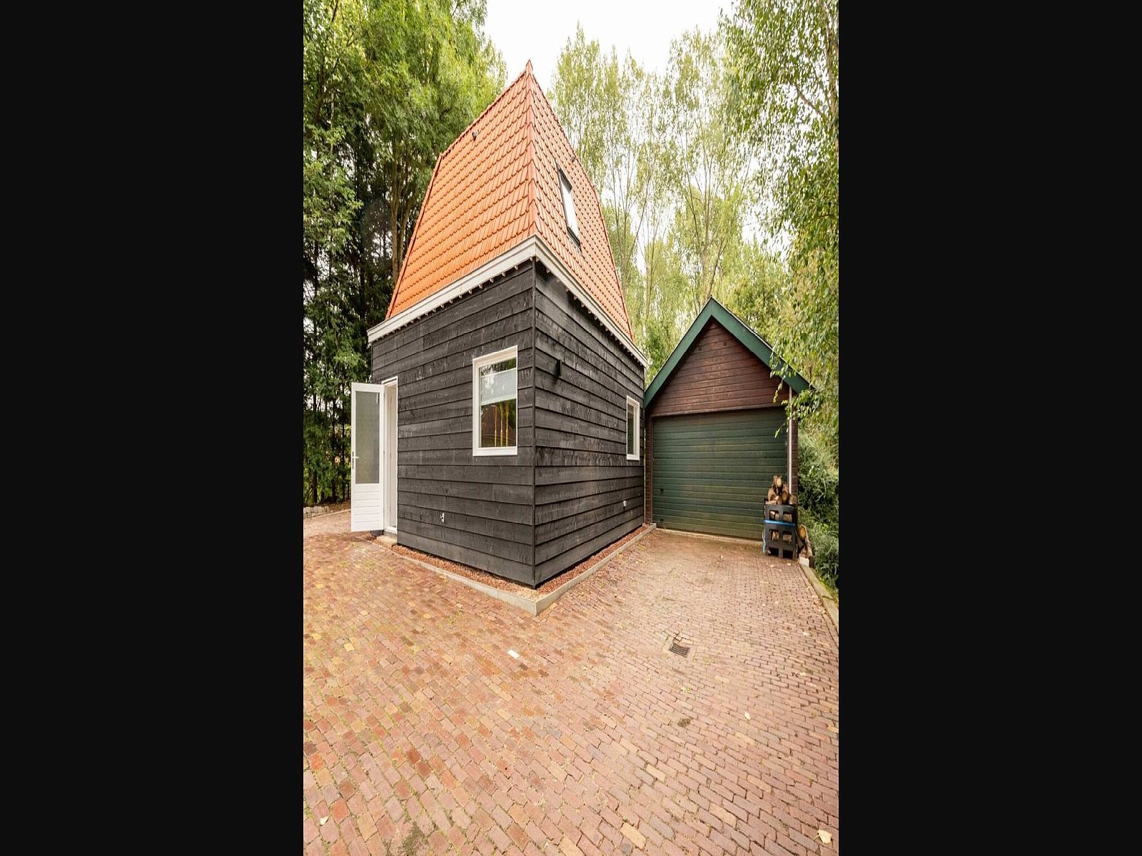 Guest house 702102 - Holiday property Rotterdam eo - Valckesteynse boswoning