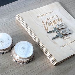 Informative Details in Einzigartige 10 pers. Farm Lodge De Vuurtoren in 'Hoeve Vianen', Ferienhaus in De Cocksdorp, Texel, mit Schluessel und Prospekt.