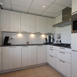 Moderne keuken in Bungalow De Witte Hoek 6 Pers. in De Cocksdorp, Texel, van alle gemakken voorzien.