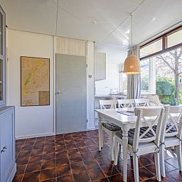 Ruime eetkamer in Vakantiehuis Slufterhoek 088, De Cocksdorp, Texel.