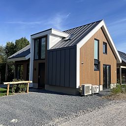 Freistehendes Haus in De Cocksdorp, Texel: modernes, grozgig angelegtes Ferienhaus in natrlicher Umgebung auf den Watteninseln.