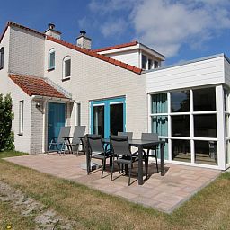 Vakantiehuis D 617 in De Cocksdorp, Texel biedt een zonnig terras en ruime tuin voor een ontspannen verblijf op de Waddeneilanden.