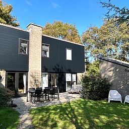 Vakantiehuis C 059 in De Cocksdorp, Texel: Geniet van de groene tuin en het ruime terras van deze Waddeneilanden vakantiewoning.