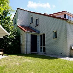 Vacation home D 692 in De Cocksdorp, Texel, with sunny garden and terrace, perfect for a relaxing stay on the Wadden Islands.