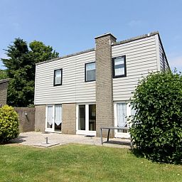 Vakantiehuis C 321 in De Cocksdorp, Texel. Geniet van de ruime tuin en het zonnige terras van deze comfortabele vakantiewoning op de Waddeneilanden.