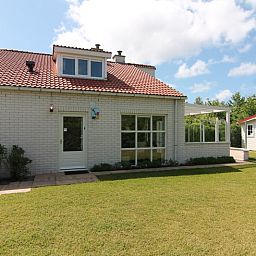 Vakantiehuis D 415 in De Cocksdorp, Texel biedt een charmant verblijf met een zonnig terras en groene tuin op de Waddeneilanden.