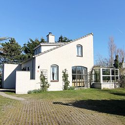 Vakantiehuis F 569 in De Cocksdorp, Texel biedt een charmant verblijf met ruime tuin en zonnige veranda op de Waddeneilanden.